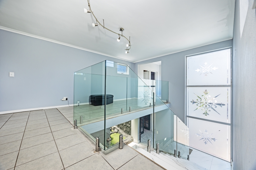 To Let 5 Bedroom Property for Rent in Haasendal Western Cape